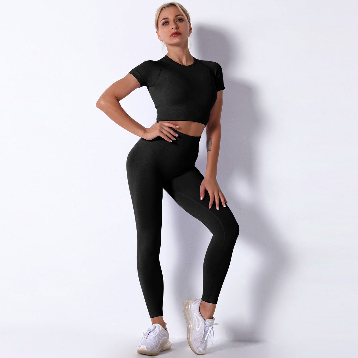 Seamless Knitted Workout Short Sleeve T-shirt Trousers Yoga Clothes